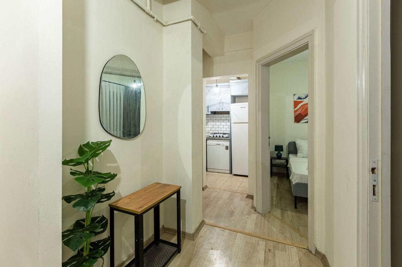 Modern Flat 5-Min Walk To Taksim Square In Beyoglu Apartment Istanbul Exterior photo